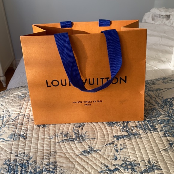 Louis Vuitton Shopping Bag - Picture 2 of 16